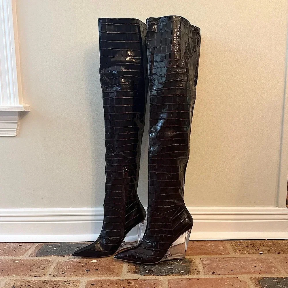 STUART WEITZMAN BURGUNDY LUCITE 100 WEDGE BOOT NWOT Size 7.5